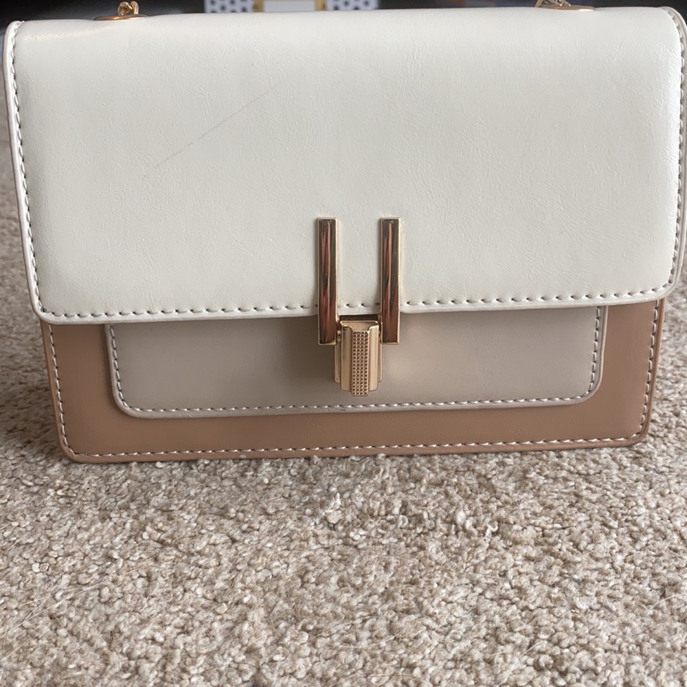 Purse - Picture 2 of 4